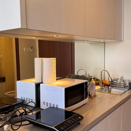 Nagoya Thamrin Apartment High Floor With View Exterior photo