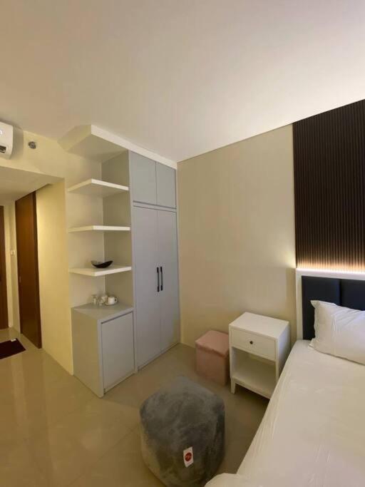 Nagoya Thamrin Apartment High Floor With View Exterior photo