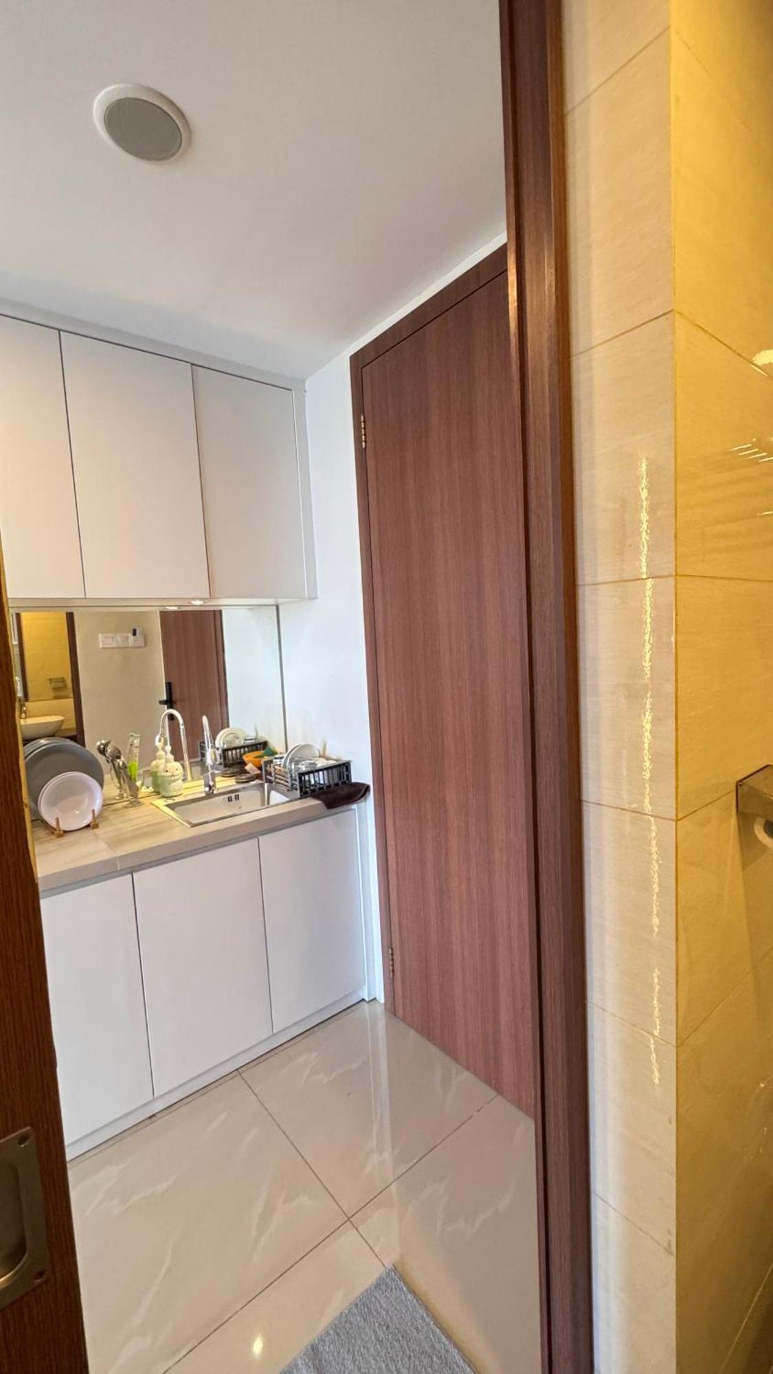 Nagoya Thamrin Apartment High Floor With View Exterior photo