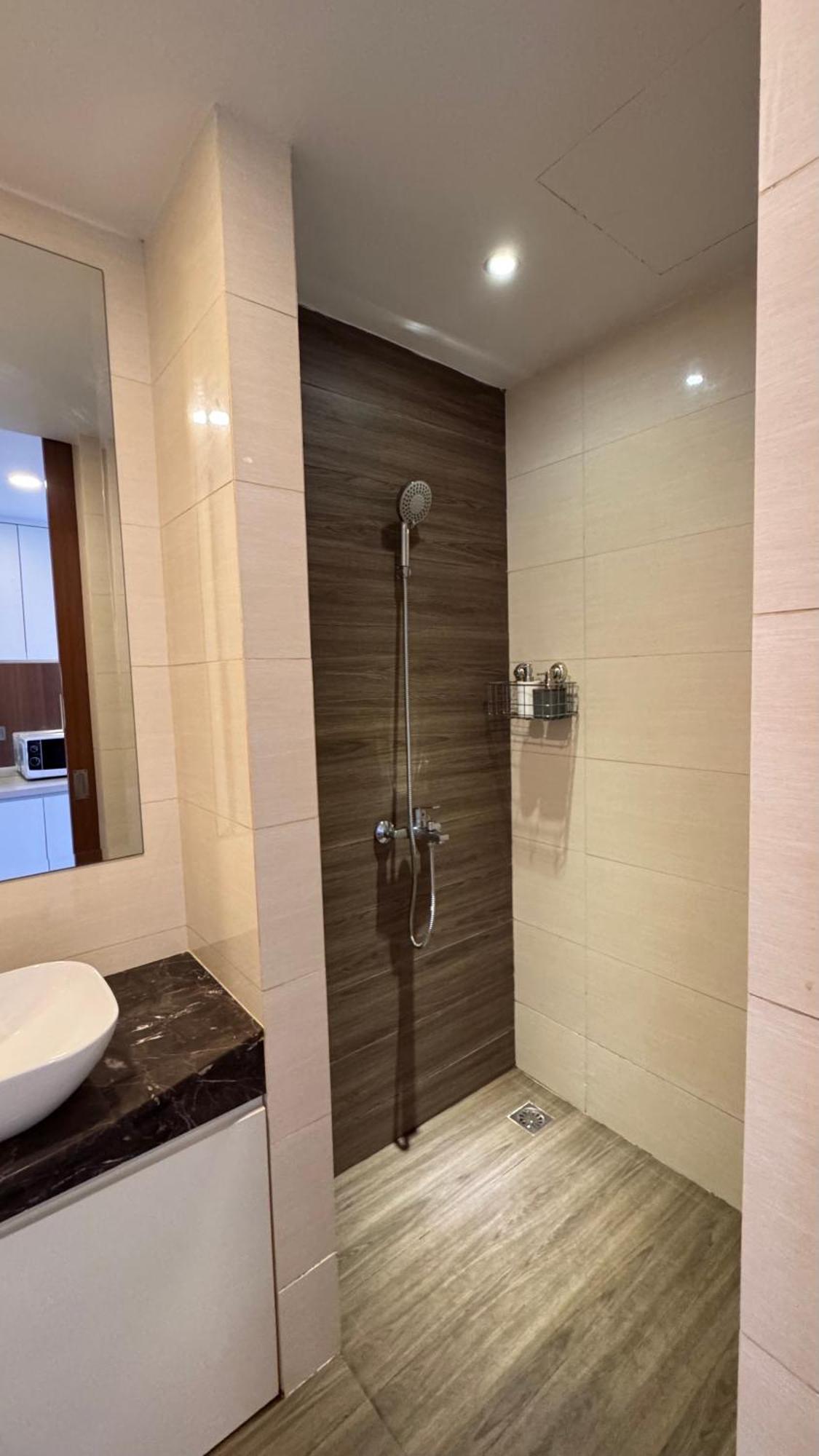 Nagoya Thamrin Apartment High Floor With View Exterior photo