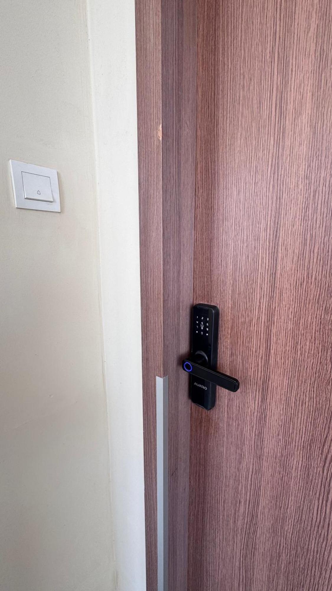 Nagoya Thamrin Apartment High Floor With View Exterior photo